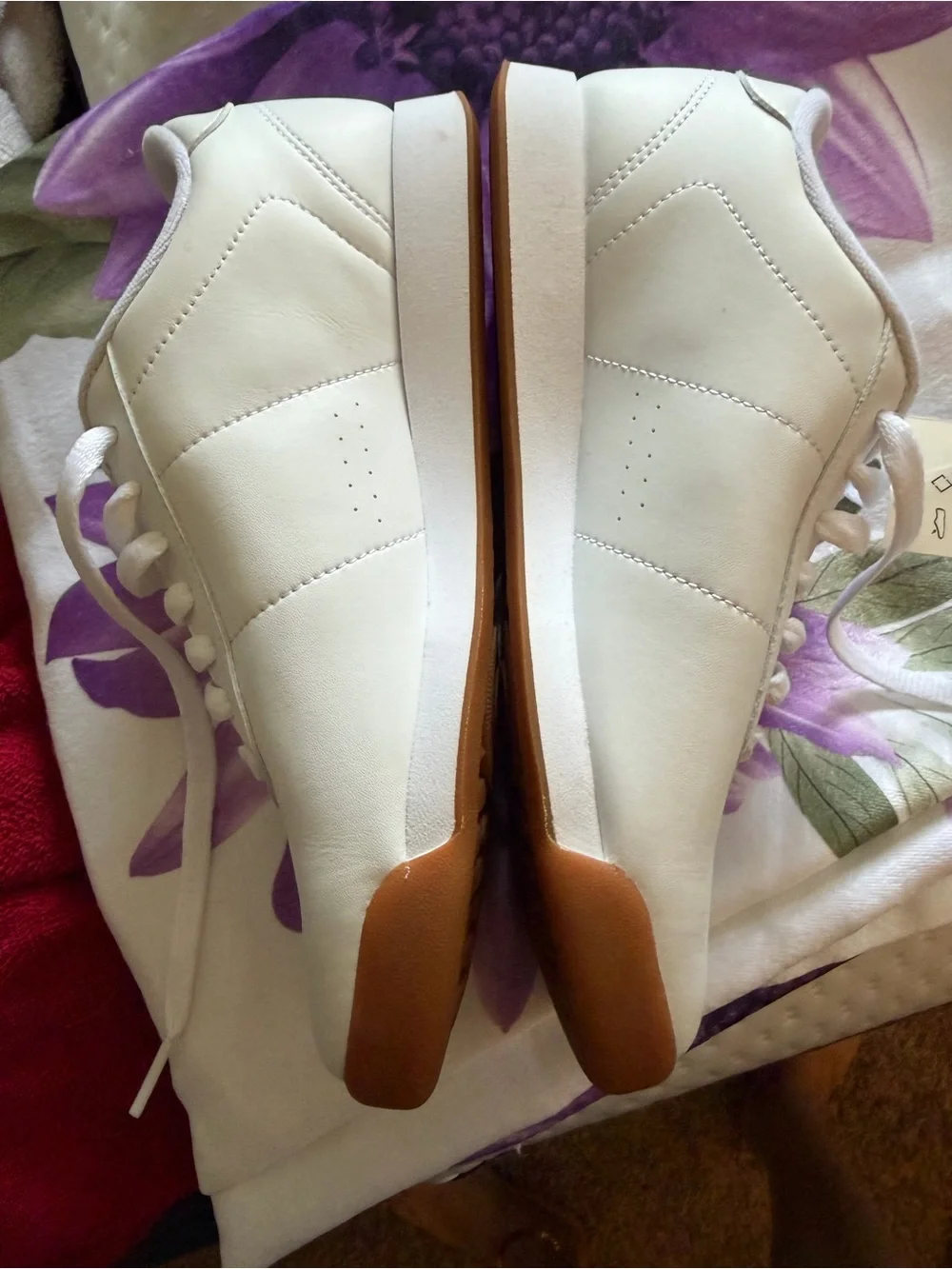 Reebok White Athletic Sneakers with Gum Sole